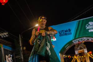 BIB: 800
                            <button type="button" onclick="openModal(21811766)" class="btn btn-primary btn-sm float-right btn-popup" data-toggle="modal" data-target=".modal-high-quality">
                        <i class="fas fa-shopping-cart"></i> Add to Cart
                    </button>
                                            <button type="button" onclick="isThisMe(21811766, true)" class="btn btn-success btn-sm float-right btn-popup btn-isme hidden" data-toggle="tooltip" data-placement="bottom" title="นี่คือรูปของคุณใช่ไหม คลิกที่นี่เพื่อเอาเข้าอัลบั้ม">
                        <i class="fas fa-plus"></i> Add to album
                    </button>
                    <button type="button" onclick="isThisMe(21811766, false)" class="btn btn-warning btn-sm float-right btn-popup btn-isnotme hidden">
                        <i class="fas fa-ban"></i> Remove from album
                    </button>